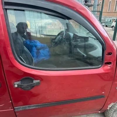 Fiat Doblo 2002 - 2012 Sağ Ön Kapı Kırmızı